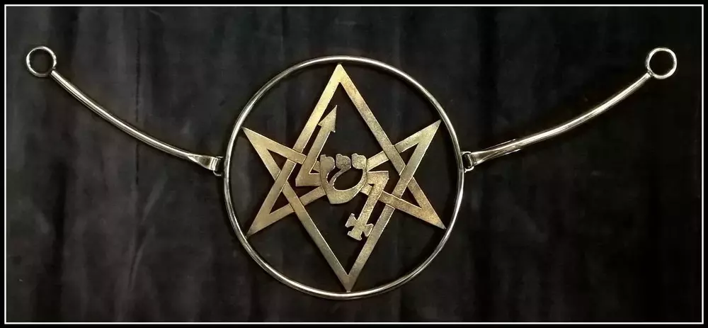 Zdjęcie produktu Zapinka do kostiumu zespołu Black Altar - brąz